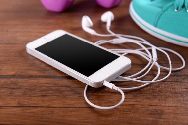 cep telefonu, pembe aptal çan ve lastikbotlar 