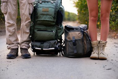 Turistler forest yakınındaki yolda