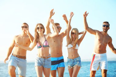 Mutlu arkadaş Beach adlı çalışan 