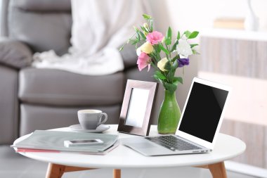 Evde rahat çalışma alanı  