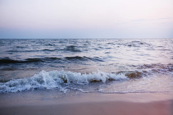 海浪在岸上 — 图库照片
