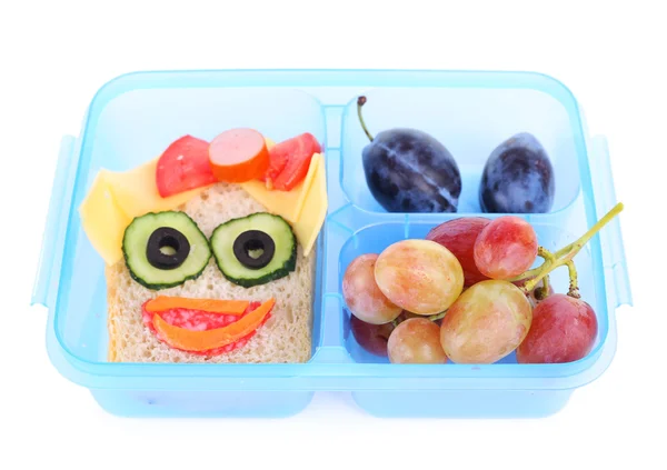 与创意三明治和水果孤立在白色背景上的饭盒 — 图库照片