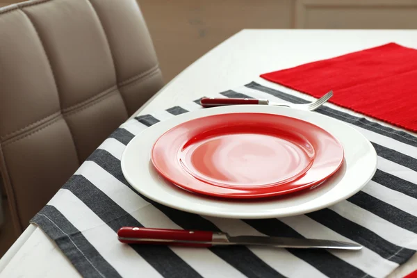 Tischdecken mit Servietten — Stockfoto