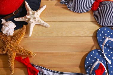 Yaz öğeleri ve seyahat aksesuarları