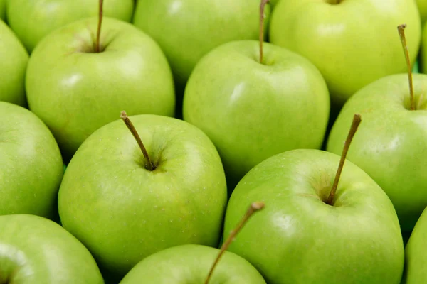 Reife grüne Äpfel aus nächster Nähe — Stockfoto