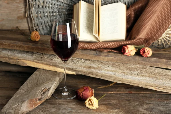 Složení se sklenicí vína — Stock fotografie