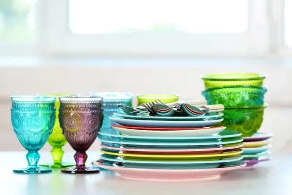 きれいな皿、グラス、カトラリー — ストック写真