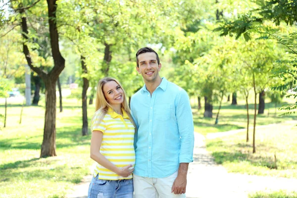 Young pregnant woman with husband — Stock Photo, Image