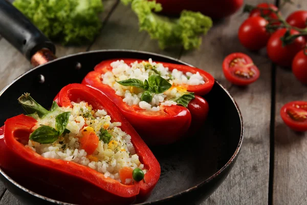 Stuffed peppers with vegetables on table close up — Stock Photo, Image