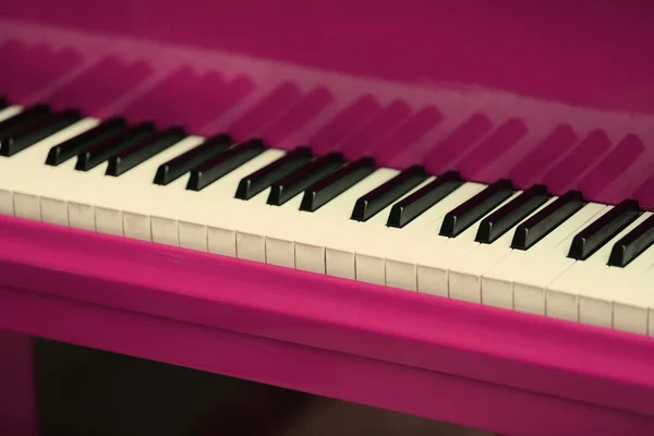 Teclas de piano de piano rosa — Fotografia de Stock