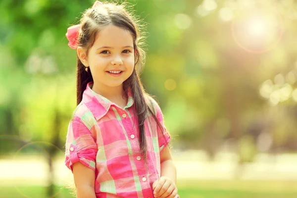 Niña feliz —  Fotos de Stock