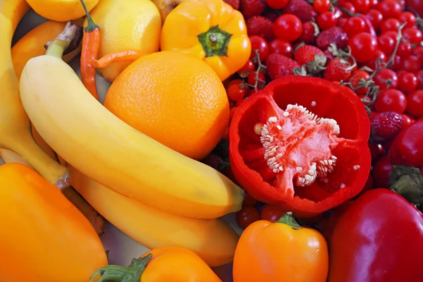 Primer plano de frutas y verduras frescas —  Fotos de Stock