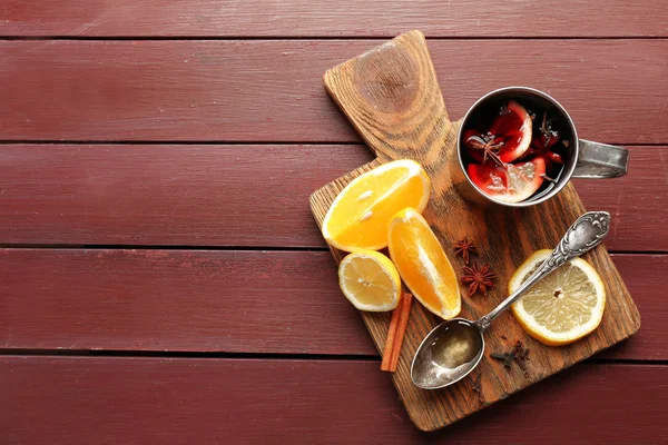 Glühwein im Becher — Stockfoto