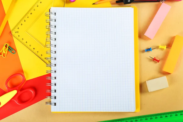 Büro- und Studentenwerkzeuge — Stockfoto