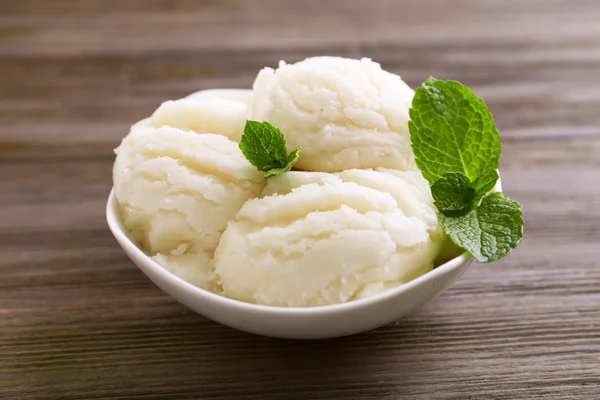 Vanilla ice-cream — Stock Photo, Image