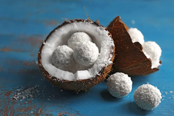 Bonbony v kokosových vloček — Stock fotografie