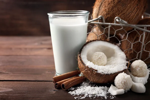 Hindistan cevizi pul şekerler