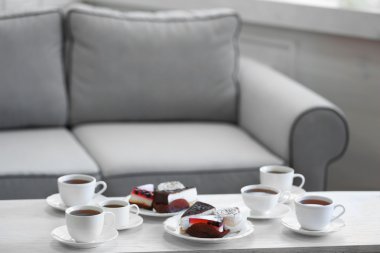 Evde gıda ile tablo  