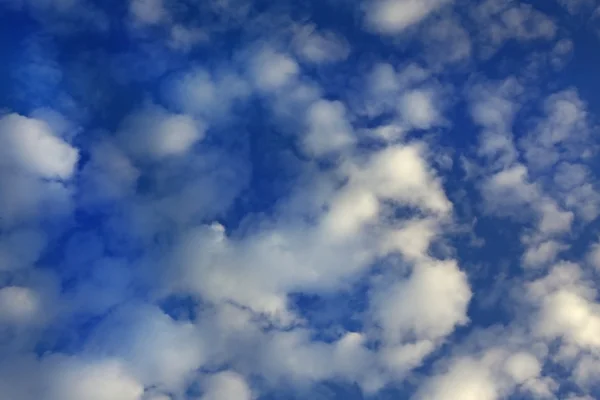 Cloudy blue sky — Stock Photo, Image