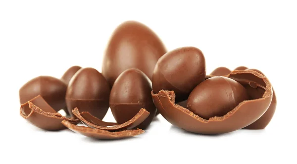 Oeufs de Pâques en chocolat isolés sur blanc — Photo