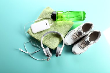 Kulaklık ve spor ekipmanları