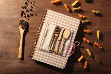 süslü yemek kitabı