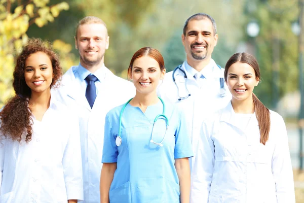 Joyeux Jeunes Médecins Plein Air — Photo