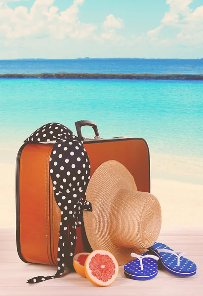 Accesorios para viajar en la playa —  Fotos de Stock