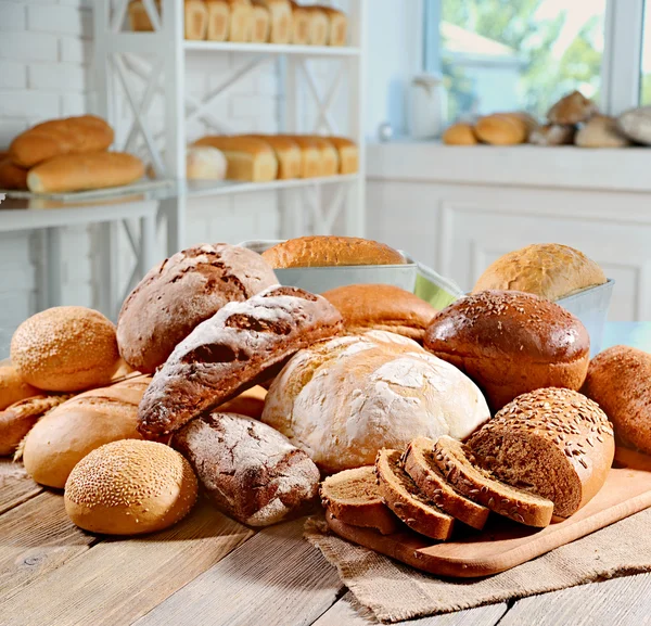 Fresh bread in bakehouse — Stock Photo, Image