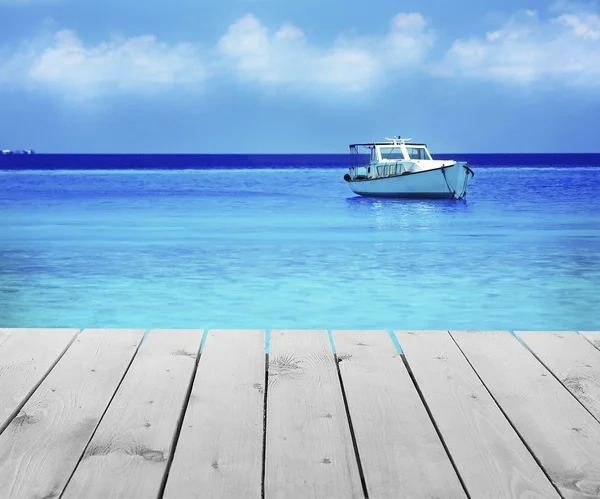 Wooden pier with beautiful sea — Stock Photo, Image