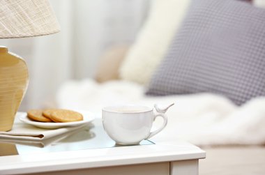 Kahve masada oturma odasında