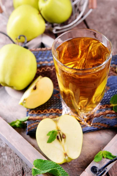 Apple juice with fruits and mint — Stock Photo, Image