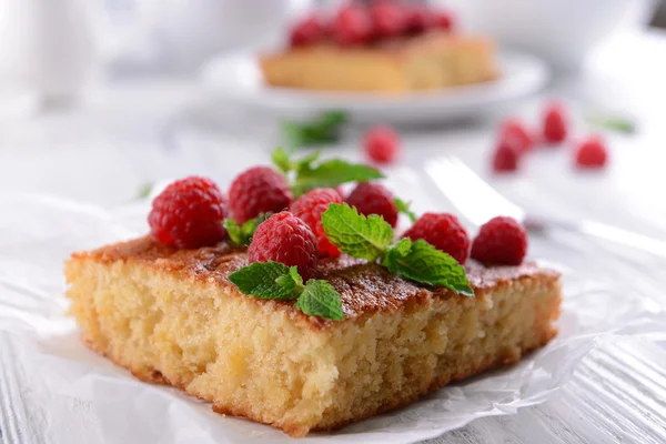 Fresh pie with raspberry — Stock Photo, Image