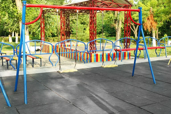 Parque infantil en parque —  Fotos de Stock