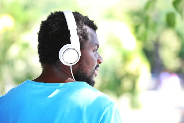 African American man with headphones — Stock Photo, Image