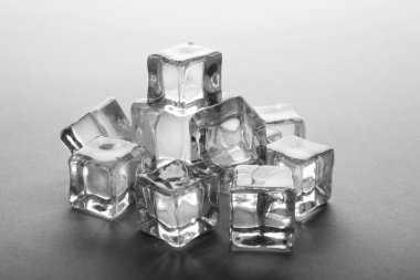 Mükemmel açık buz gri arka plan üzerinde