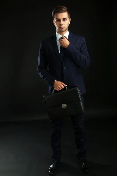 Elegáns férfi öltöny, a táska segítségével — Stock Fotó
