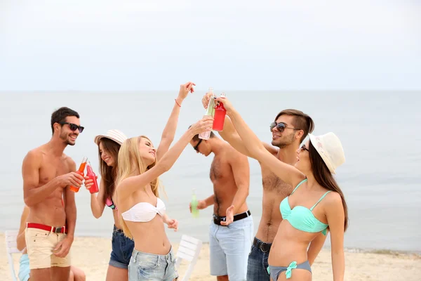 Beautiful young people having fun — Stock Photo, Image