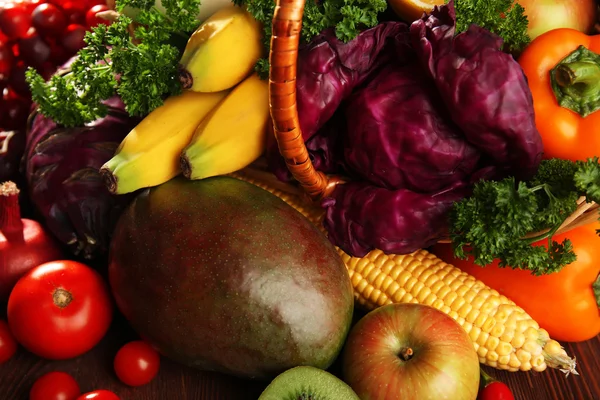 Fundo de close-up brilhante de frutas e legumes — Fotografia de Stock