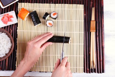 Suşi ve rulo yapma süreci