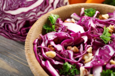 kırmızı lahana salatası
