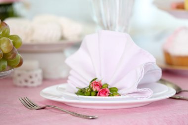 Güzel düğün için tablo veya diğer kutlama restoranda servis