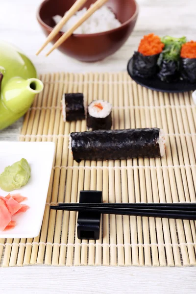 Mesa servida para fiesta de sushi —  Fotos de Stock
