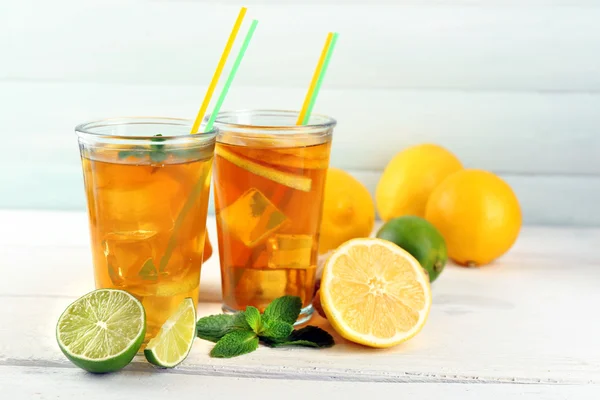 Tè freddo con limone — Foto Stock