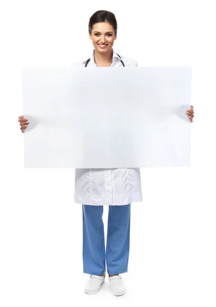 Médico sorridente segurando uma tela — Fotografia de Stock