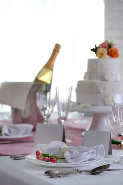 Mooie geserveerd tabel voor bruiloft — Stockfoto