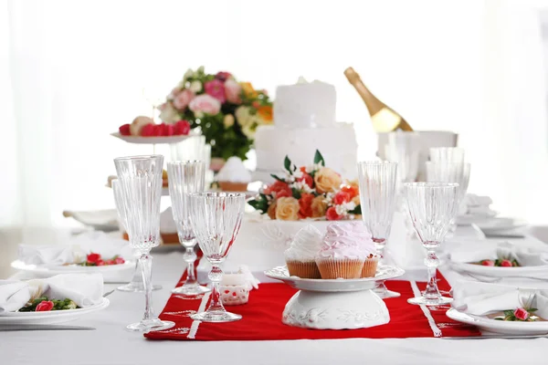 Beautiful served table for wedding — Stock Photo, Image