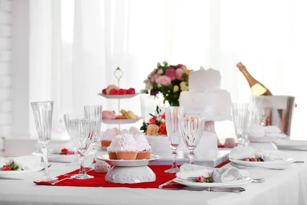 Belle table de service pour mariage — Photo