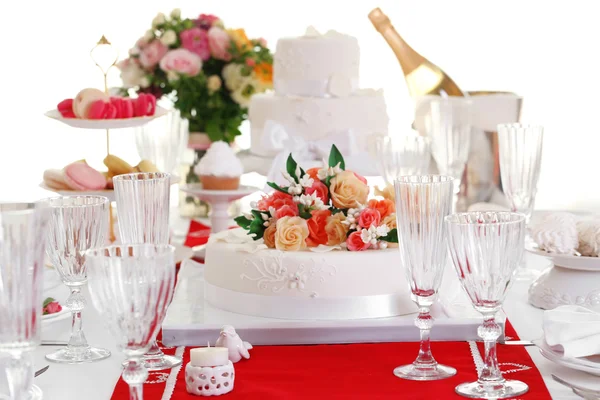 Krásné servírované stůl pro svatbu — Stock fotografie