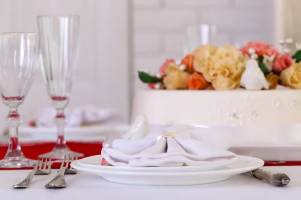 Schön servierter Tisch für die Hochzeit — Stockfoto